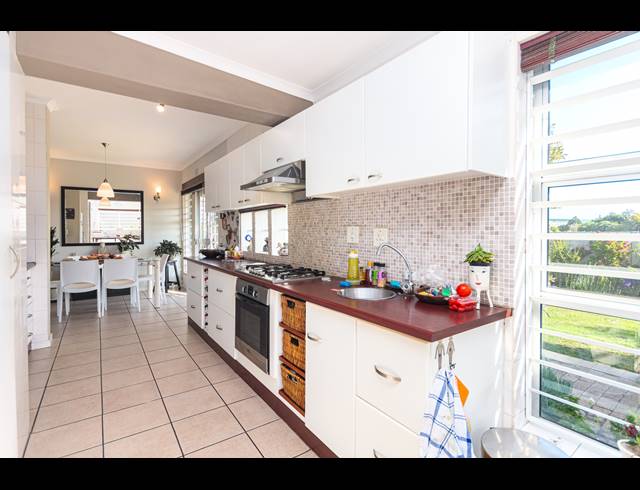 4 BEDROOM HOUSE SOLD IN WEST BEACH